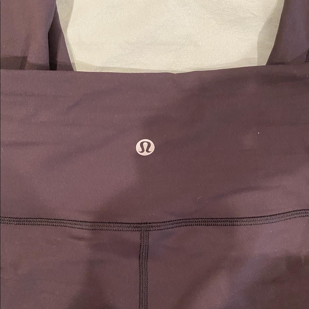 Black lululemon wunder trains